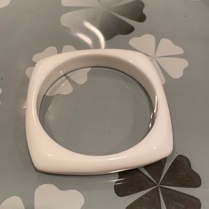 🔴White bangle